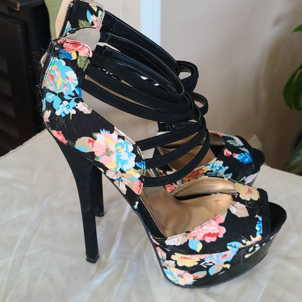 Floral fabric strappy 6' heel